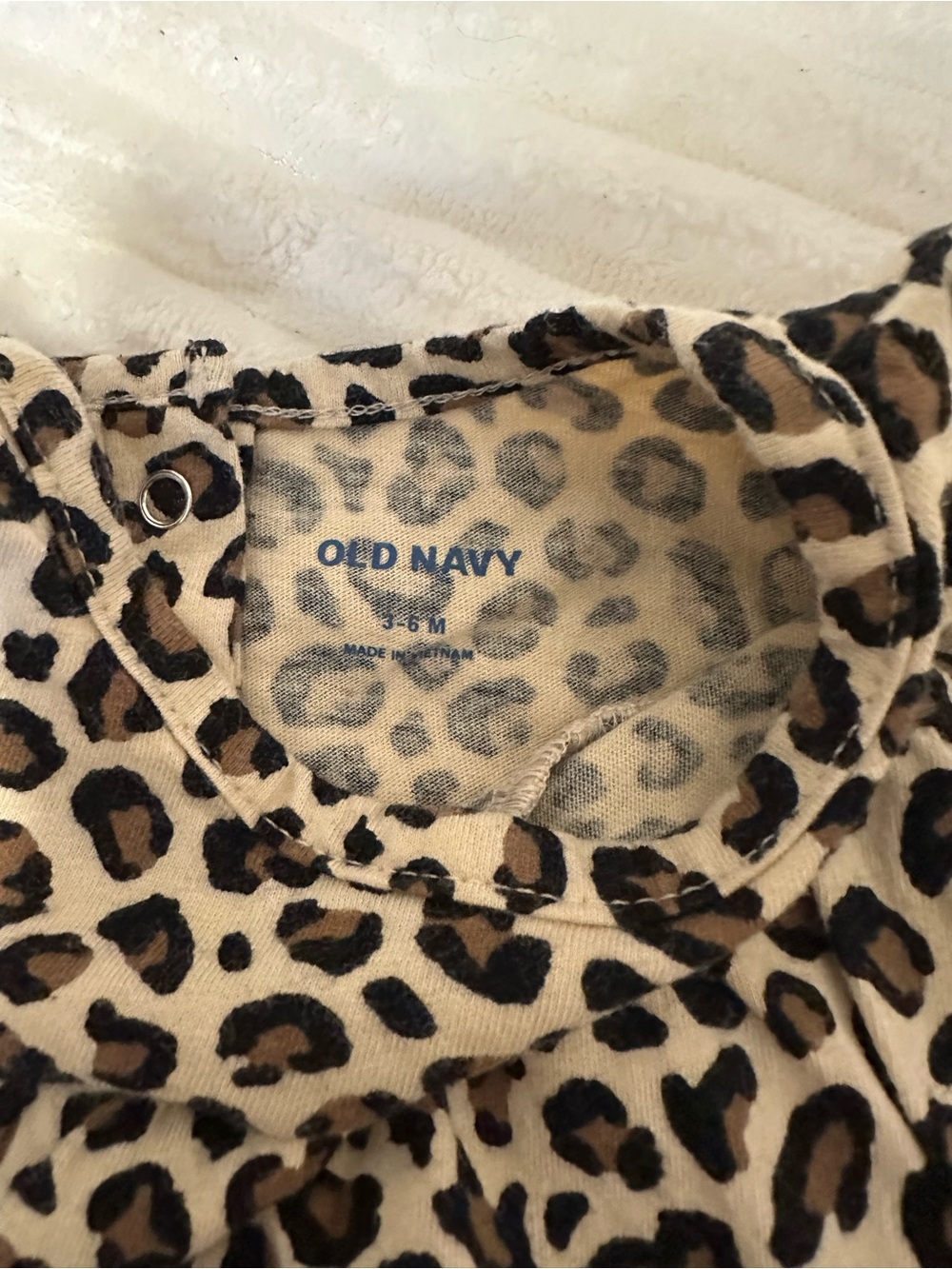 Carters Leopard Print Baby Footed Pajamas and Old Navy Romper Set - Picture 4 of 7